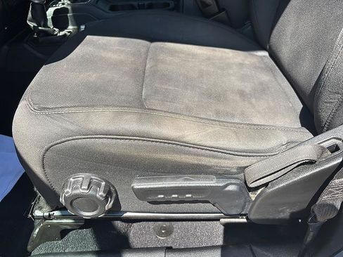 Used 2020 Jeep Wrangler Unlimited Sahara AWD/4WD image 12
