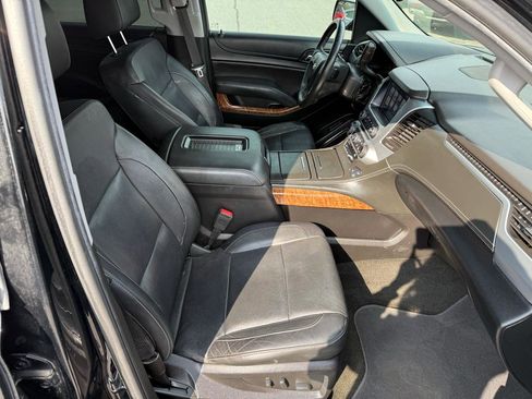 Used 2018 Chevrolet Suburban Premier image 23