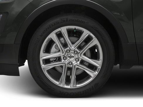 Used 2017 Ford Explorer XLT w/ Equipment Group 202A FWD image 11