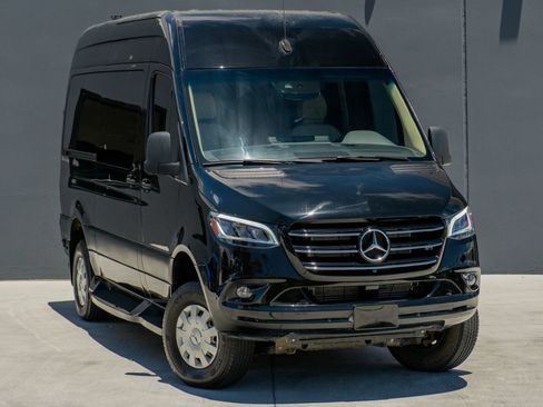 Used 2022 Mercedes-Benz Sprinter 2500 image 5