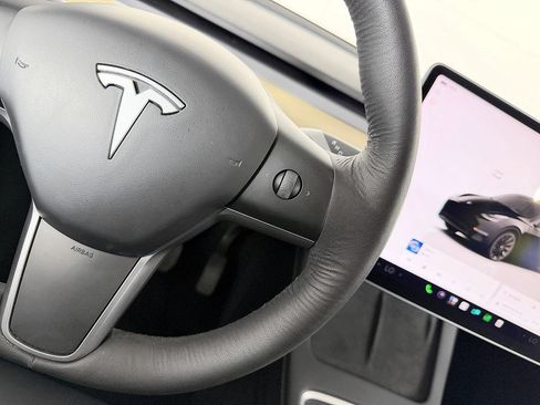 Used 2023 Tesla Model Y Long Range AWD/4WD image 54
