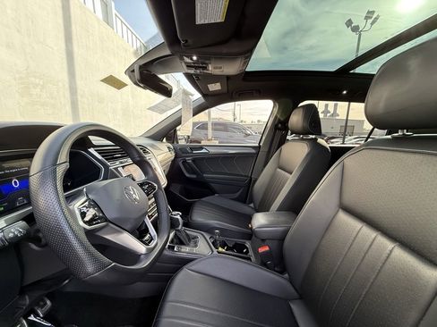 Used 2024 Volkswagen Tiguan SE R-Line image 5