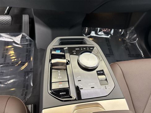New 2026 BMW iX xDrive45 image 23