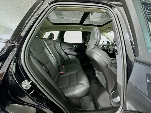 Used 2025 Volvo XC60 B5 Plus AWD/4WD image 27
