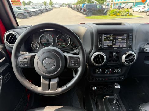 Used 2017 Jeep Wrangler Unlimited Sahara w/ Dual Top Group AWD/4WD image 14