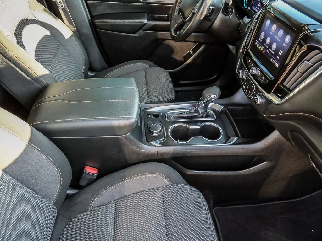 Used 2021 Chevrolet Traverse LT FWD image 17