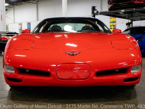 Used 2000 Chevrolet Corvette Coupe image 13
