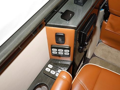Used 2017 Mercedes-Benz Sprinter 3500 image 25