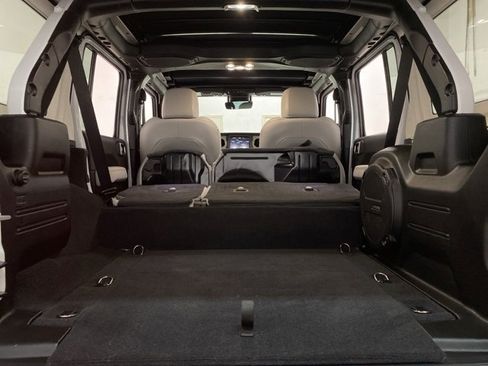 Used 2021 Jeep Wrangler Unlimited Sahara image 84