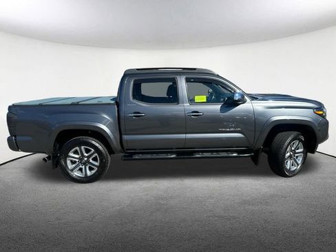 Used 2019 Toyota Tacoma Limited image 13