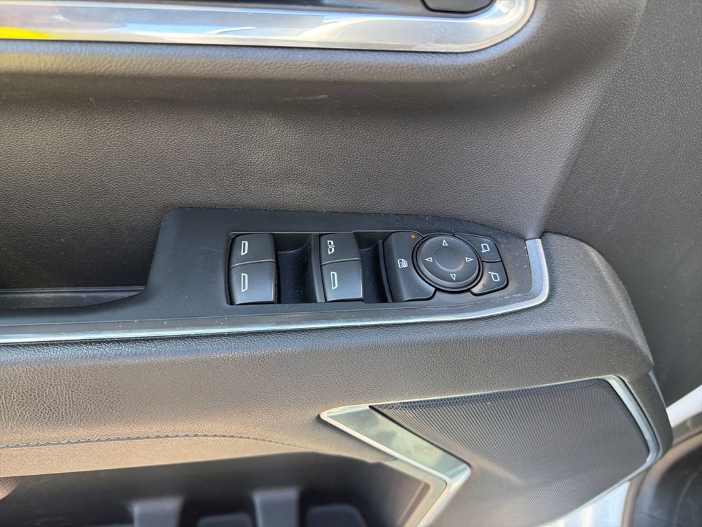 Used 2023 Chevrolet Silverado 1500 LT AWD/4WD image 16