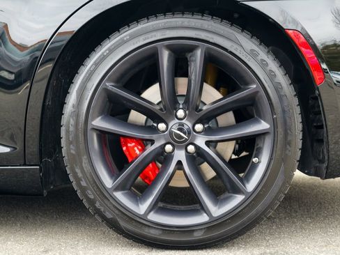 Used 2023 Chrysler 300 C image 14