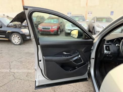 Used 2018 Jaguar E-PACE S image 20