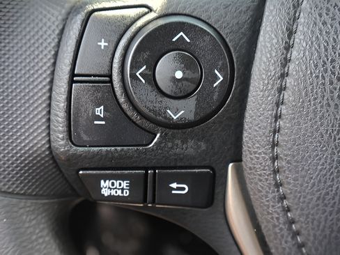 Used 2015 Toyota RAV4 XLE FWD image 22