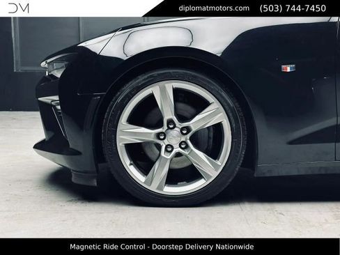 Used 2018 Chevrolet Camaro SS RWD image 38
