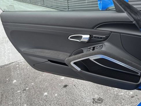 Certified 2025 Porsche 718 Cayman GT4 image 13