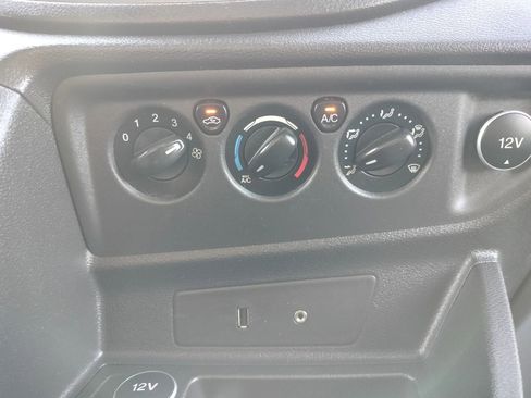 Used 2016 Ford Transit 150 XL image 33