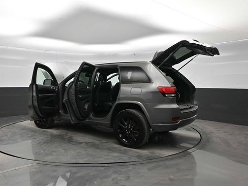 Used 2019 Jeep Grand Cherokee Altitude AWD/4WD image 43