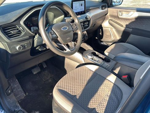 Used 2020 Ford Escape SE image 11
