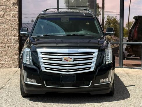 Used 2018 Cadillac Escalade ESV Platinum AWD/4WD image 19