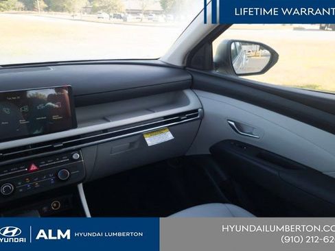 New 2026 Hyundai Tucson SE image 18