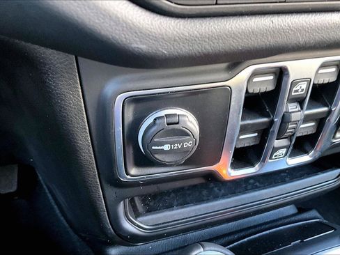 Used 2024 Jeep Wrangler High Altitude image 23