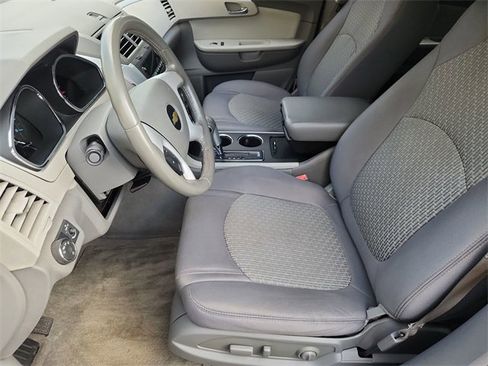 Used 2012 Chevrolet Traverse LT image 16