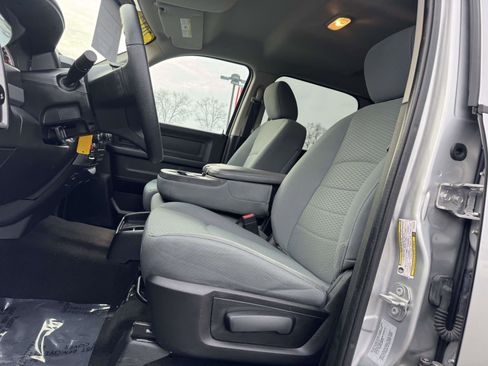 Used 2017 RAM 1500 Express image 17