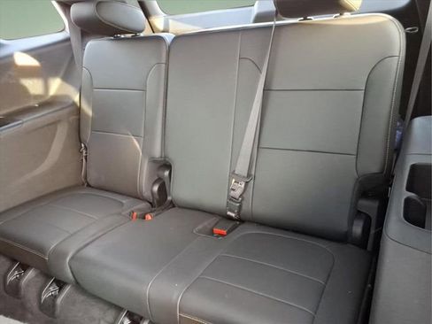 Used 2023 Chevrolet Traverse LT image 13