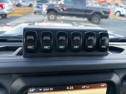 Used 2022 Jeep Gladiator Mojave w/ Trailer Tow Package image 28