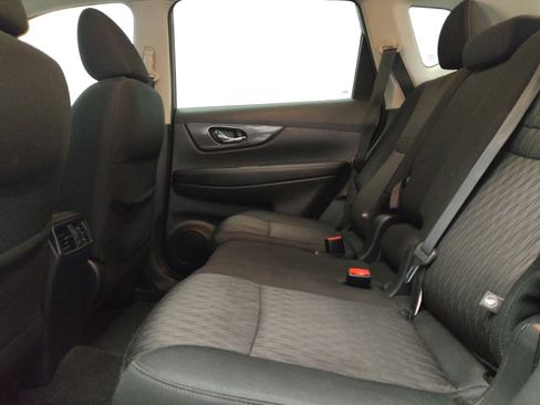 Used 2020 Nissan Rogue SV w/ Premium Package FWD image 18