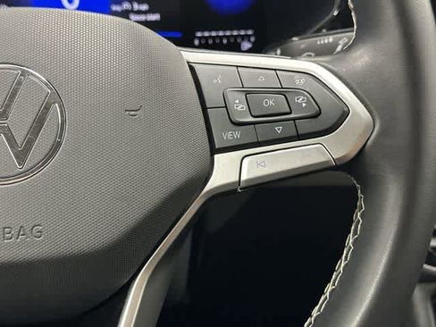 Used 2024 Volkswagen Taos SE FWD image 18