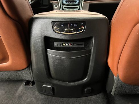 Used 2015 Cadillac Escalade ESV Premium AWD/4WD image 27