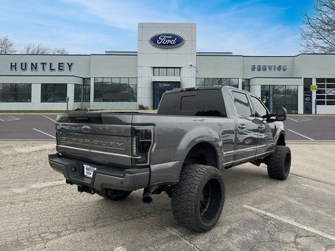 Used 2022 Ford F250 XLT w/ Black Appearance Package image 5