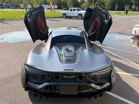 Used 2023 McLaren Artura RWD image 5