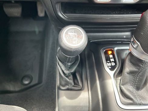 Used 2022 Jeep Wrangler Unlimited Sport AWD/4WD image 30