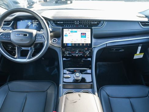 New 2025 Jeep Grand Cherokee L Limited image 13