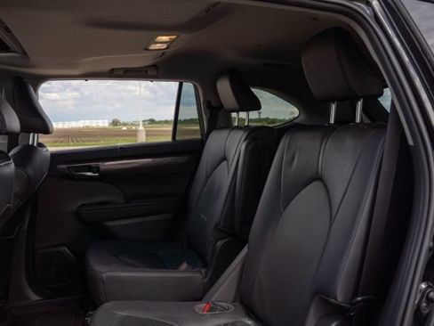 Used 2020 Toyota Highlander Limited AWD/4WD image 15