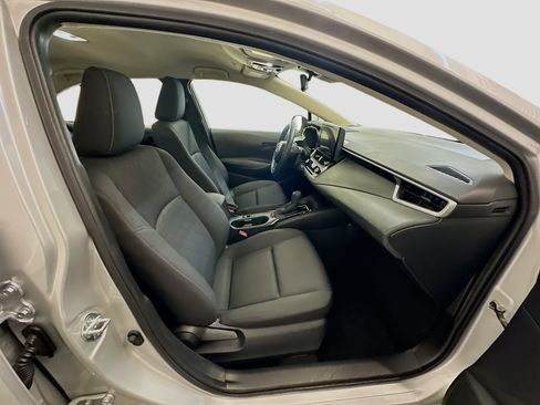 Used 2024 Toyota Corolla LE FWD image 32