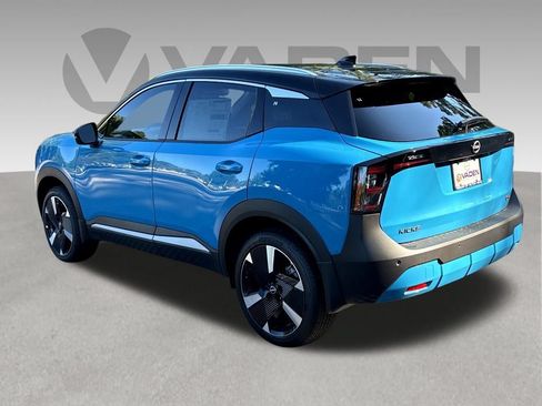 Used 2025 Nissan Kicks SR FWD image 32