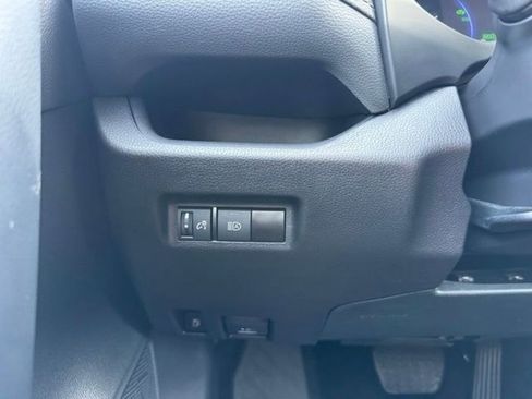 Certified 2025 Toyota RAV4 XLE AWD/4WD image 29