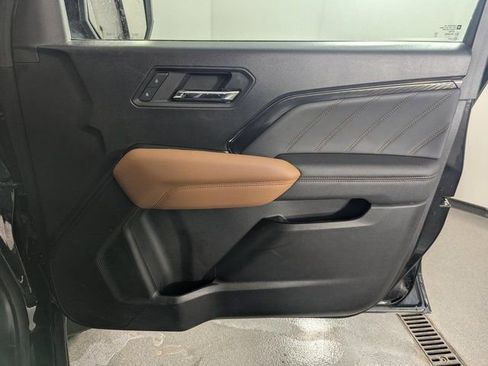 Used 2023 GMC Canyon AT4 w/ Technology Package image 22