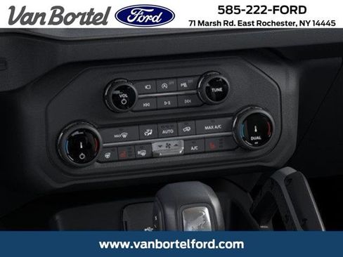 Used 2025 Ford Bronco Badlands image 96