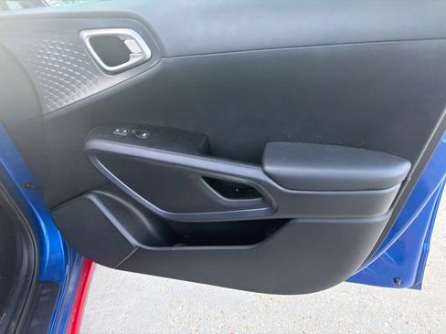 Used 2021 Kia Soul GT-Line FWD image 33