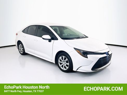 Used 2024 Toyota Corolla LE FWD image 1