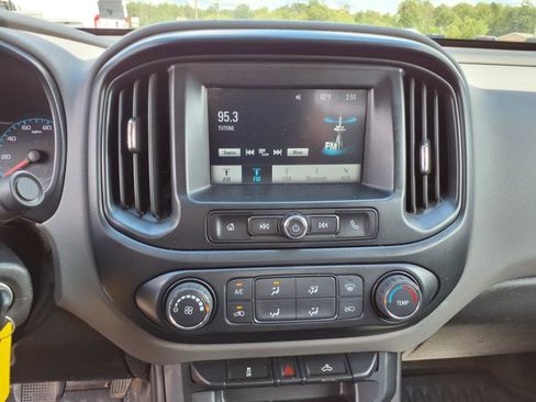 Used 2017 Chevrolet Colorado W/T image 19