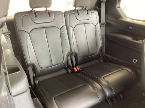 Used 2024 Jeep Grand Cherokee L Limited w/ Luxury Tech Group II image 22