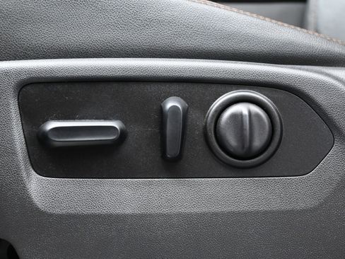 Used 2021 GMC Sierra 2500 AT4 w/ AT4 Preferred Package image 9