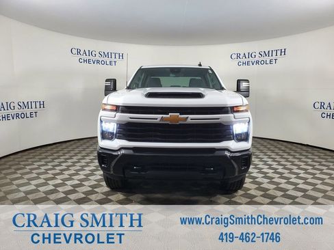 Used 2024 Chevrolet Silverado 2500 Custom AWD/4WD image 26