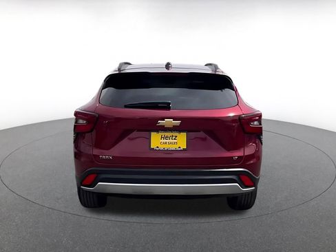 Used 2025 Chevrolet Trax LT image 12